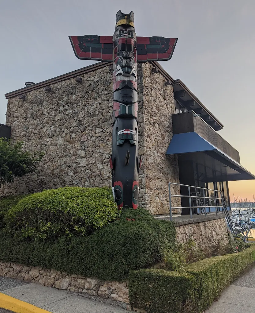 thunderbird totem